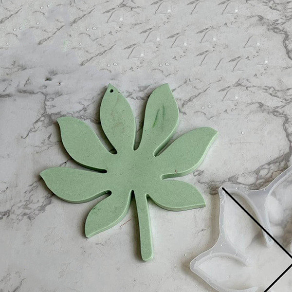 PandaHall DIY Leaf Hanging Coaster Silicone Molds, Big Pendant Molds, for UV Resin, Epoxy Resin Craft Making, White, 148x136x8.5mm, Hole...